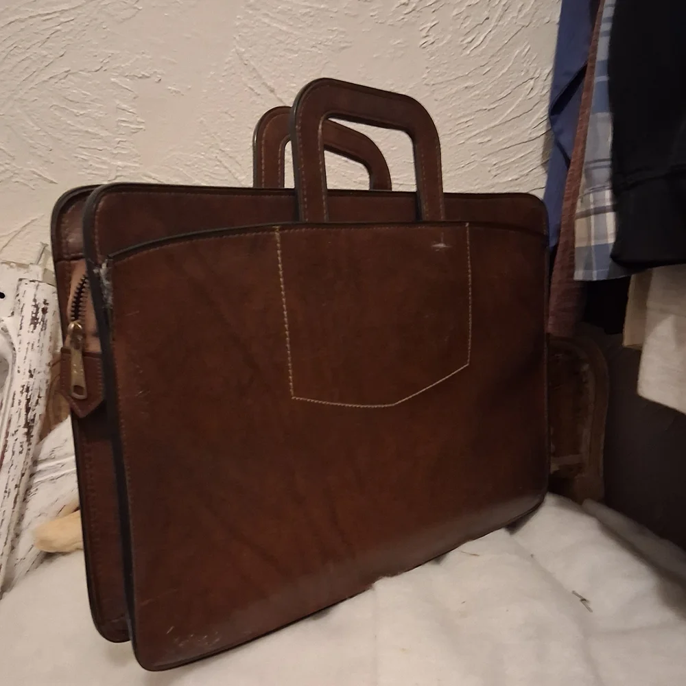Elegant Brown Leather Briefcase